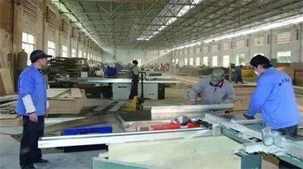 新房裝修 木工打制與工廠定制家具的全面對比